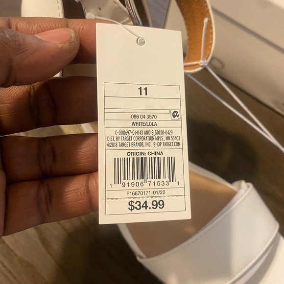 Lola white sandles - Picture 2 of 3